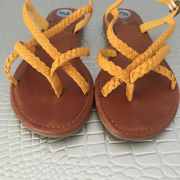 Sandals - Picture 2 of 3